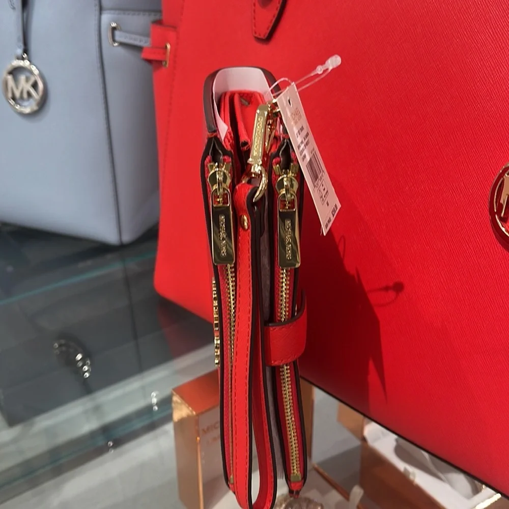 Michael Kors Jet Set Travel Large Double Zip Leather Wristlet phone holder NWT